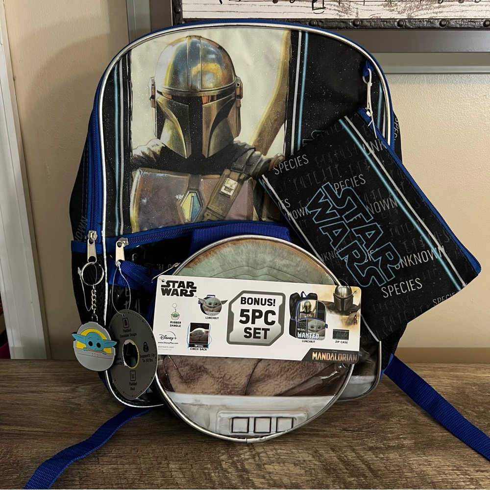 Star Wars Mandalorian 5 Piece Backpack Set  Book Bag Lunchbox keychain pouch NEW